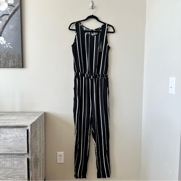 Vero Moda-Stripe Sleeveless Lightweight Jumpsuit (Size:Small) - Picture 2 of 11